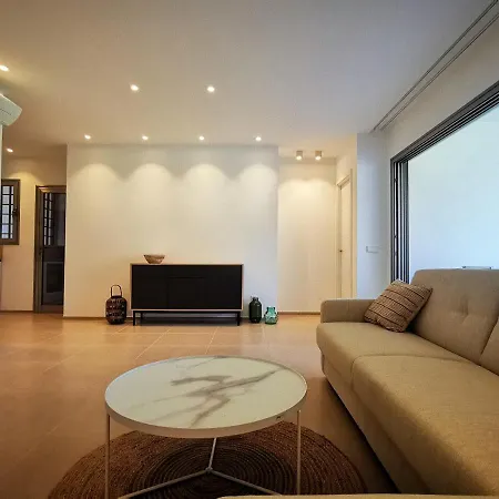 Brand New Surrounded By Tropical Gardens! *