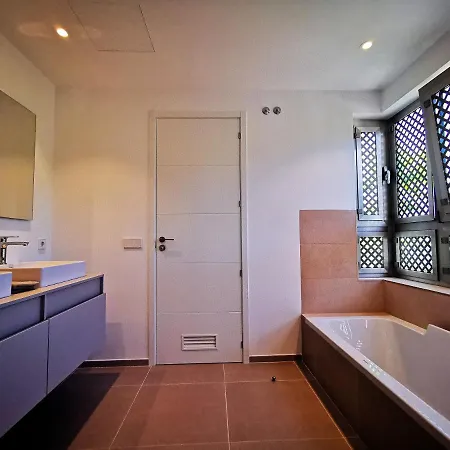 Apartment Brand New Surrounded By Tropical Gardens! *