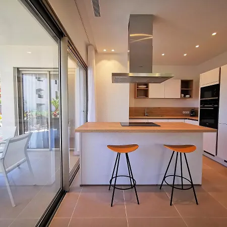 Brand New Surrounded By Tropical Gardens! Apartment