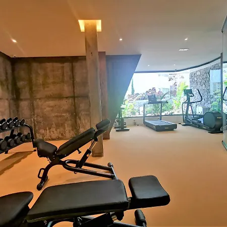 Apartment Brand New Surrounded By Tropical Gardens!