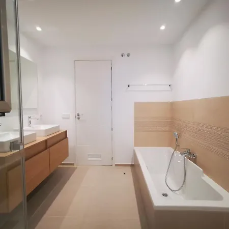 Brand New Surrounded By Tropical Gardens! *
