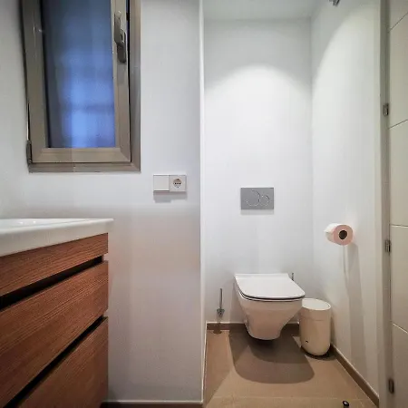 Apartment Brand New Surrounded By Tropical Gardens!